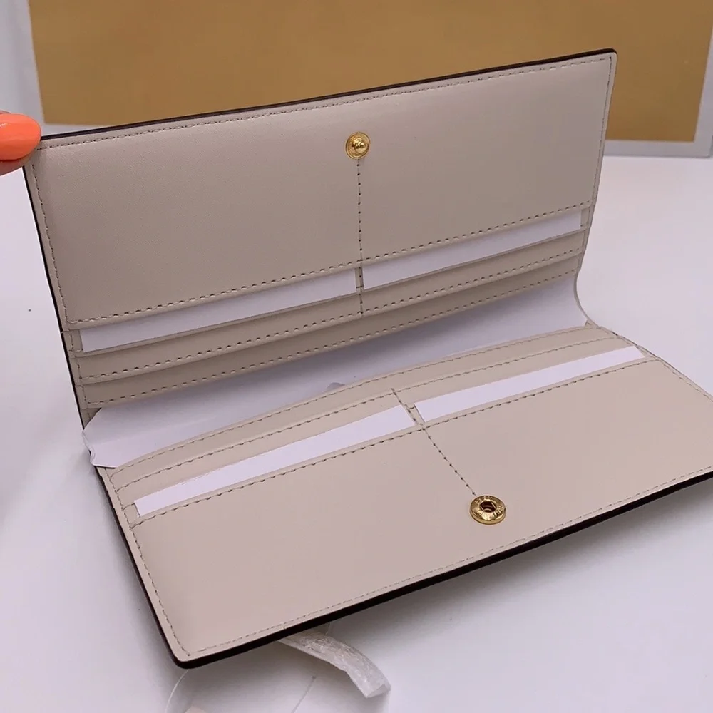 Michael Kors Reed Large Snap Bifold Wallet Nat/ Light Cream Color